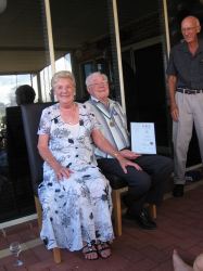 Photo : Leslie Peter Smith with his wife Shirley